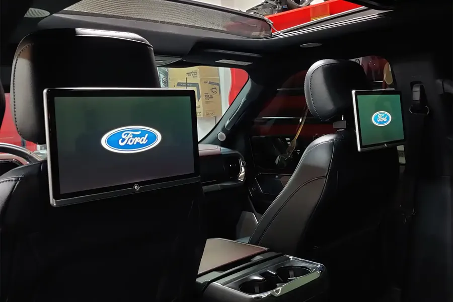 Headrest entertainment screens
